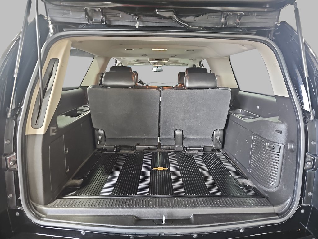 Used 2010 Chevrolet Suburban LT w/ Luxury Package AWD/4WD image 17