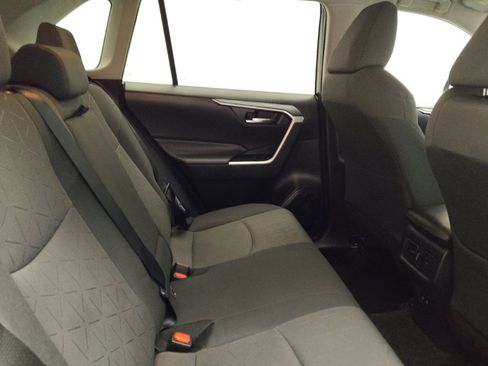 Used 2020 Toyota RAV4 XLE image 19