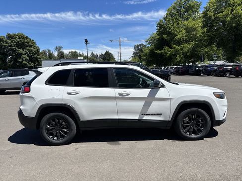 Certified 2023 Jeep Cherokee Altitude Lux AWD/4WD image 5