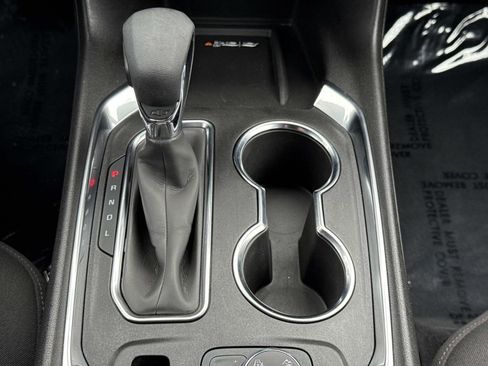 Used 2023 Chevrolet Traverse LT image 7