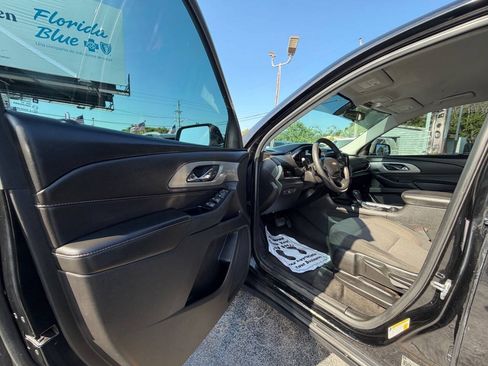 Used 2018 Chevrolet Traverse LS FWD image 7