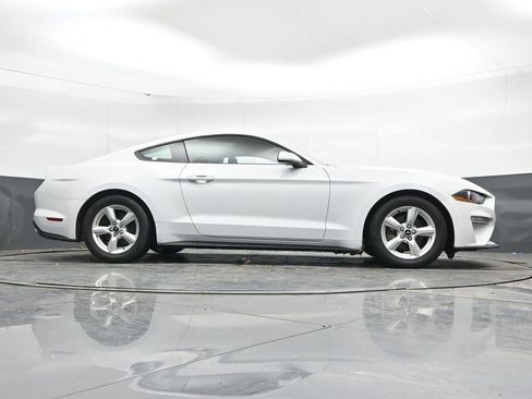 Used 2018 Ford Mustang Coupe RWD image 42