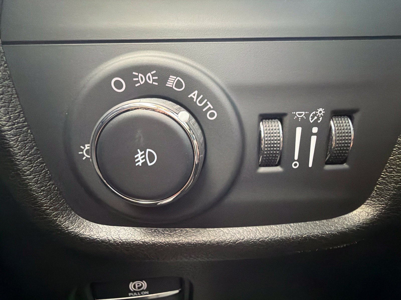 Used 2023 Jeep Grand Cherokee Limited AWD/4WD image 18