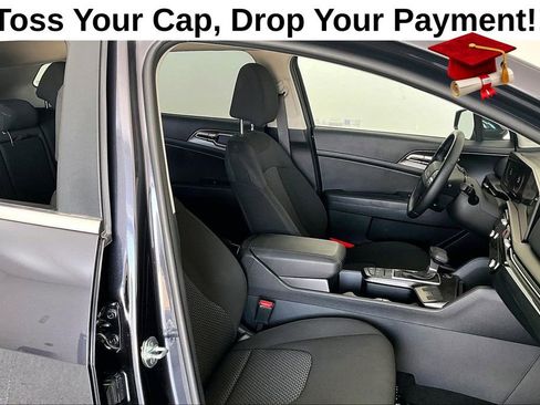Used 2026 Kia Sportage LX FWD image 9