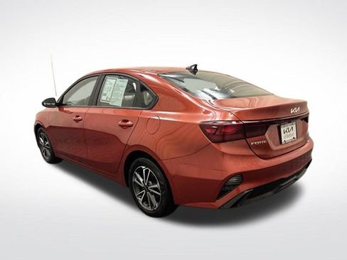 Certified 2022 Kia Forte LXS FWD image 7