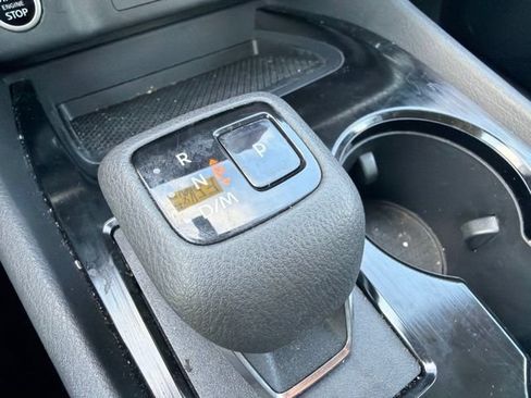 Used 2023 Nissan Rogue S FWD image 29
