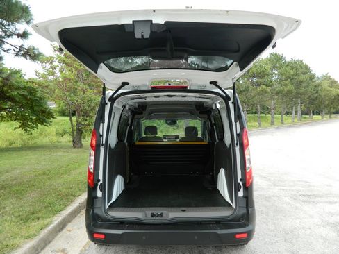 Used 2022 Ford Transit Connect XL image 9