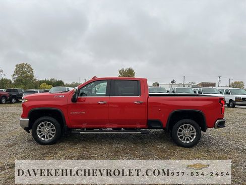 Used 2024 Chevrolet Silverado 2500 LTZ w/ LTZ Plus Package image 2