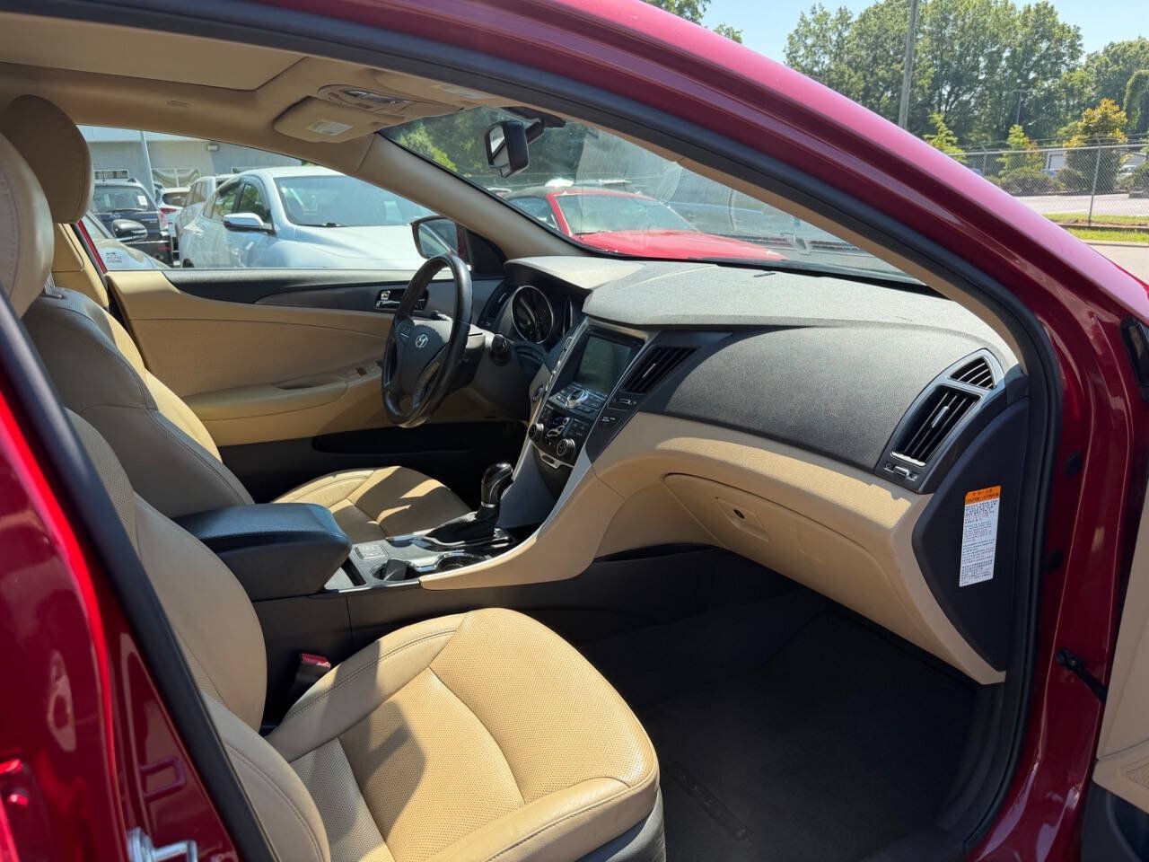 Used 2015 Hyundai Sonata Limited w/ Option Group 02 FWD image 12