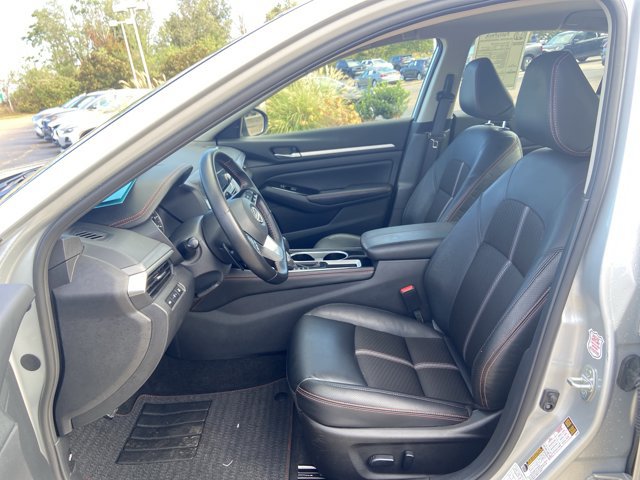 Used 2025 Nissan Altima 2.5 SR FWD image 34