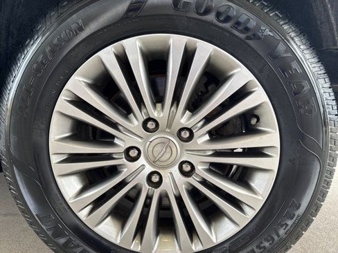 Used 2015 Chrysler Town & Country Touring-L w/ Driver Convenience Group image 5