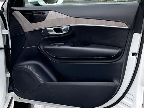 Used 2023 Volvo XC90 B6 Ultimate w/ Protection Package Premier AWD/4WD image 26