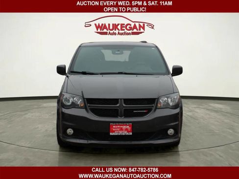 Used 2018 Dodge Grand Caravan GT image 2