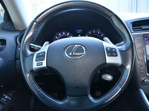 Used 2014 Lexus IS 250C w/ Luxury Package image 29
