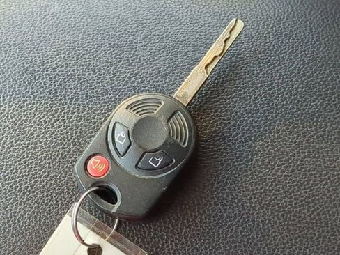 Used 2018 Ford Escape SE w/ SE Sync 3 Package image 26