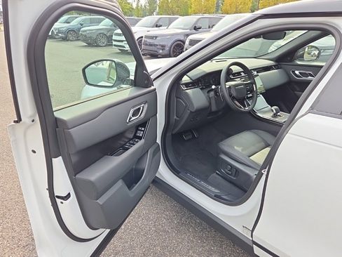 New 2026 Land Rover Range Rover Velar Dynamic SE image 10