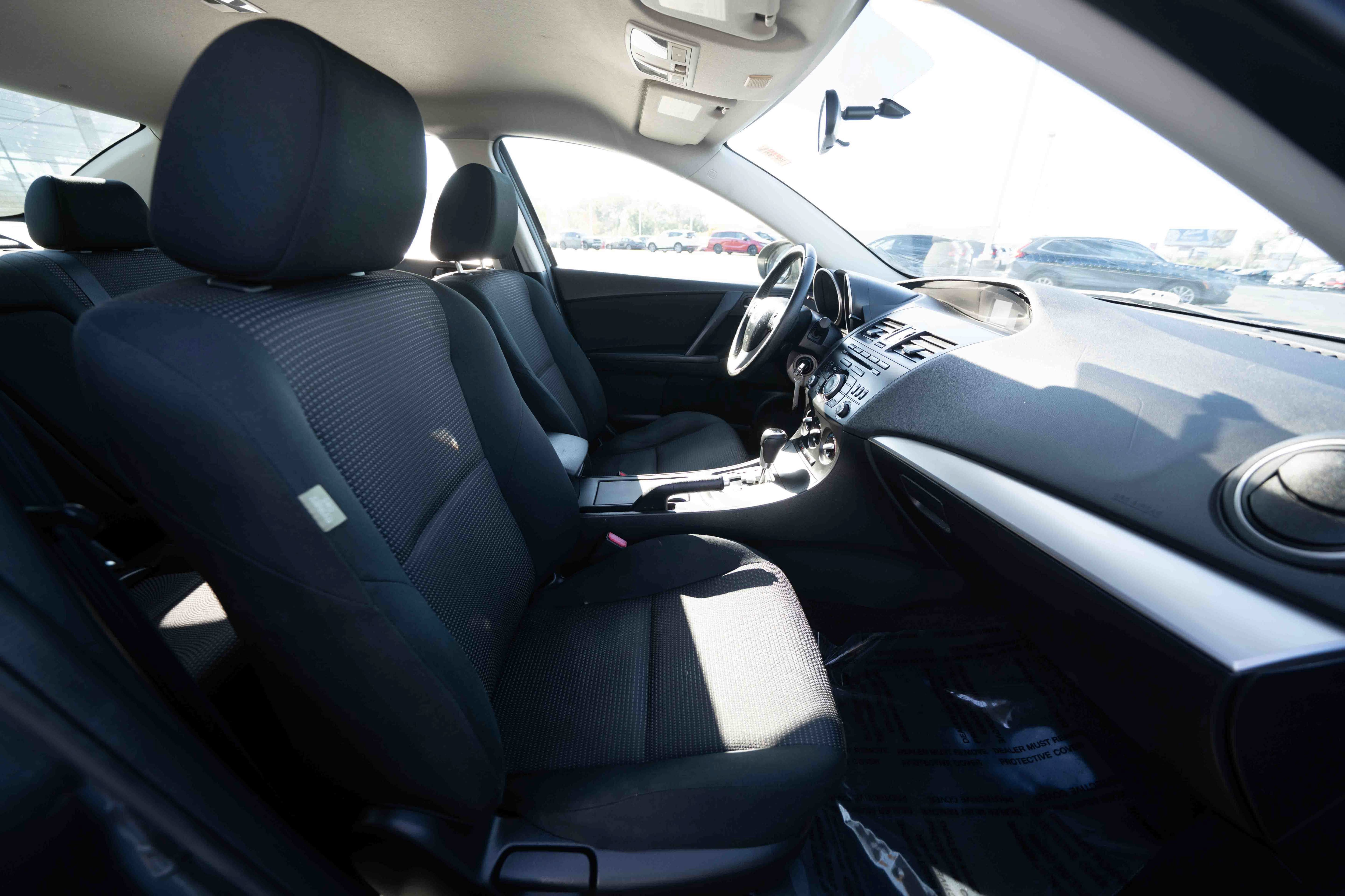 Used 2012 MAZDA MAZDA3 i Touring FWD image 26