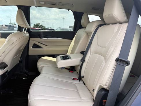 Used 2023 INFINITI QX60 Sensory w/ Vision Package AWD/4WD image 15
