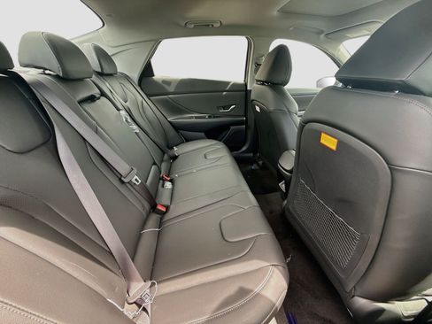 New 2026 Hyundai Elantra Limited FWD image 19