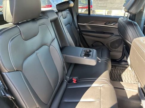 New 2025 Jeep Grand Cherokee Limited AWD/4WD image 17