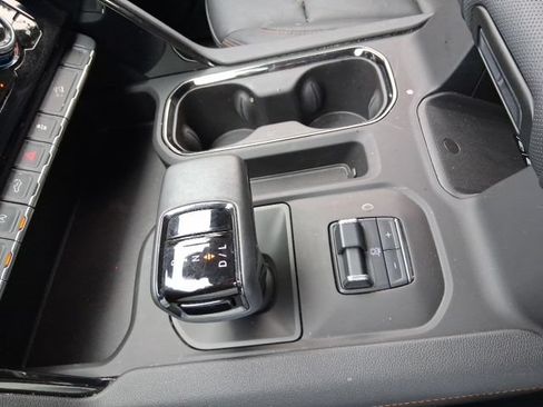 Used 2025 GMC Sierra 1500 AT4 w/ AT4 Premium Package AWD/4WD image 12