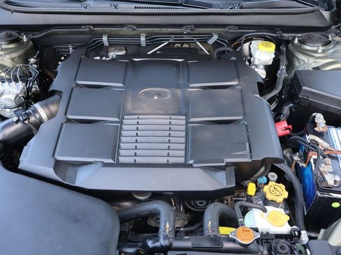 Used 2016 Subaru Outback 3.6R Limited AWD/4WD image 40
