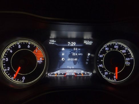 Used 2019 Jeep Cherokee Limited AWD/4WD image 23