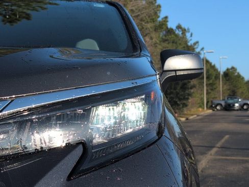 Used 2025 Toyota Sienna LE w/ LE Plus Package image 12