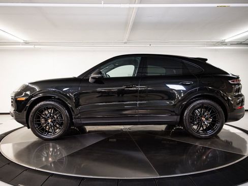 New 2026 Porsche Cayenne E-Hybrid Coupe AWD/4WD image 2