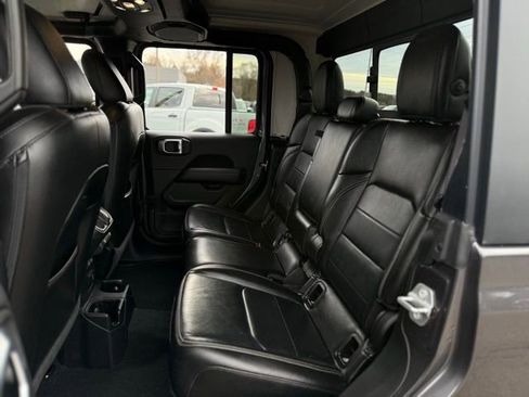 Used 2021 Jeep Gladiator Overland w/ Popular Equipment Package image 19