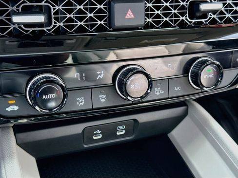 Used 2023 Honda Accord EX-L image 18