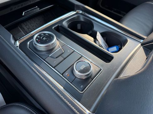 Used 2024 Ford Expedition XLT image 26