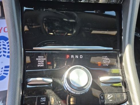 New 2024 Jeep Grand Cherokee Overland w/ Advanced Protech Group III image 38