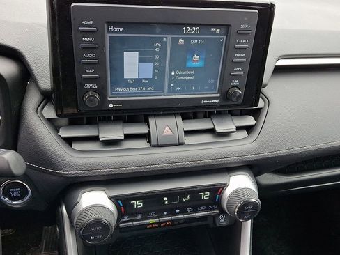 Used 2021 Toyota RAV4 XLE image 15