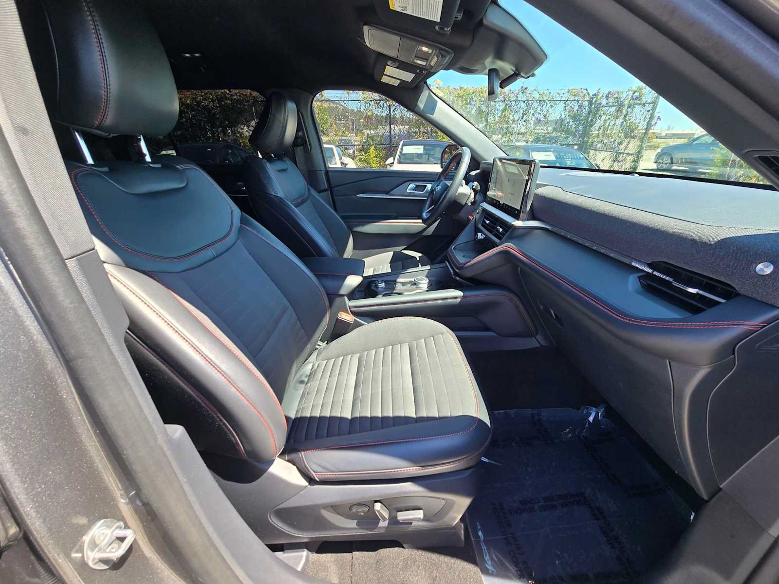 Used 2025 Ford Explorer ST-Line w/ Premium Package AWD/4WD image 11