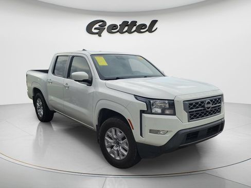 Used 2022 Nissan Frontier SV RWD image 2