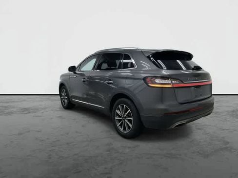 Used 2022 Lincoln Nautilus FWD image 2