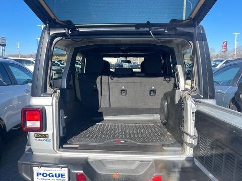 Used 2023 Jeep Wrangler Unlimited image 18