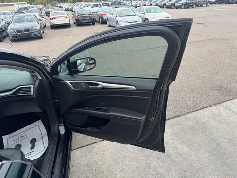 Used 2016 Ford Fusion SE w/ Equipment Group 202A image 15