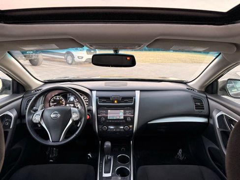 Used 2013 Nissan Altima 3.5 SV image 22