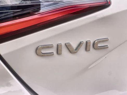 Used 2025 Honda Civic Sport image 8