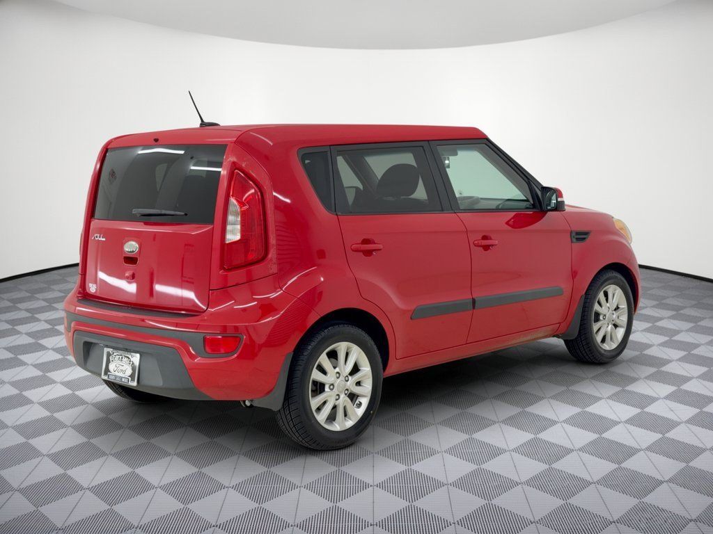 Used 2013 Kia Soul + w/ Audio Pkg FWD image 9