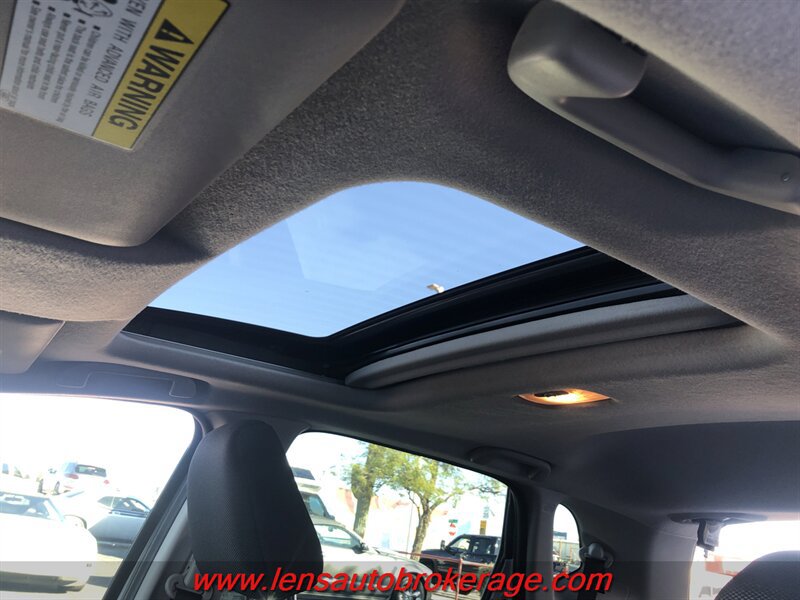 Used 2017 Honda Fit EX image 11