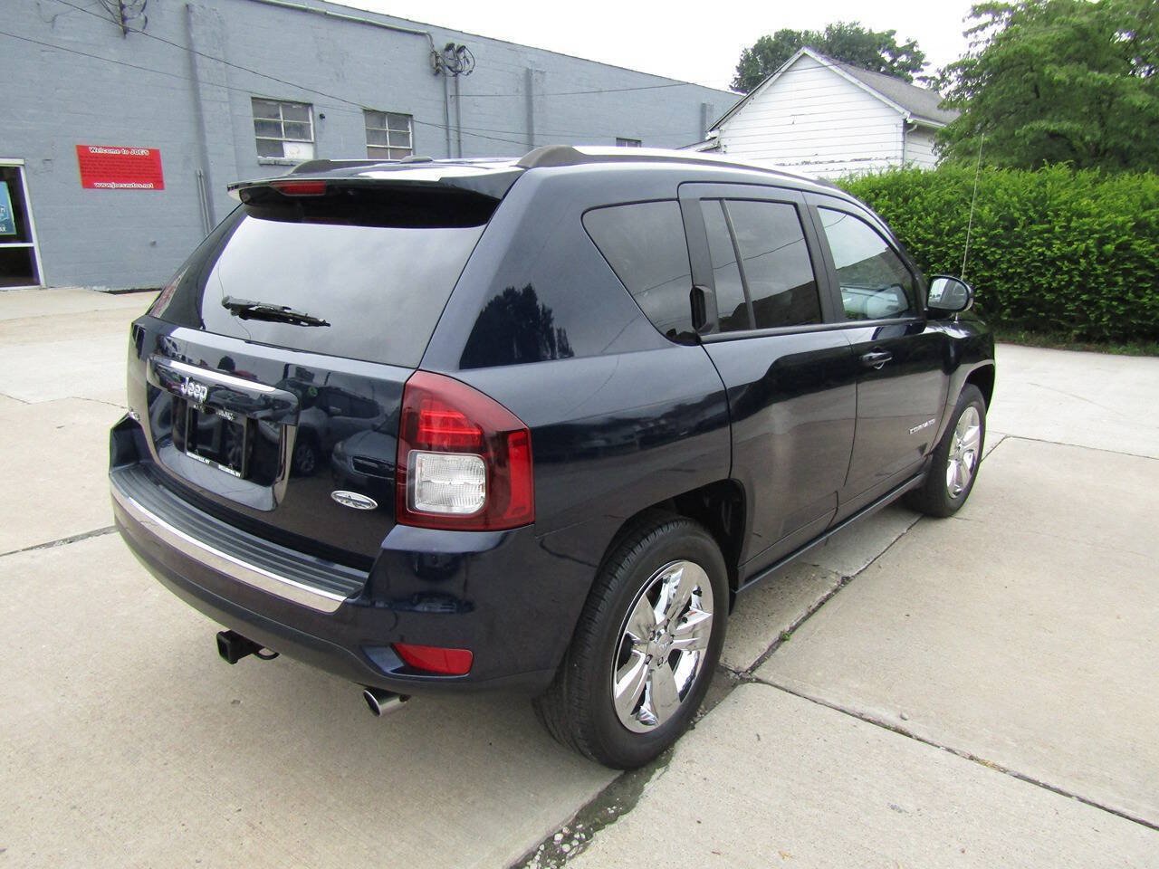 Used 2017 Jeep Compass High Altitude AWD/4WD image 7