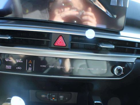 New 2025 Kia Sorento S w/ Panoramic Sunroof Package image 11