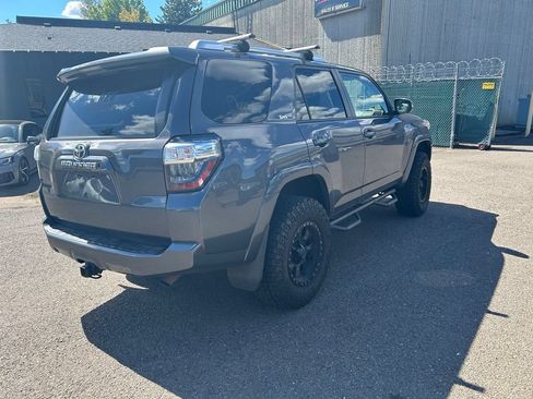 Used 2017 Toyota 4Runner SR5 Premium AWD/4WD image 4