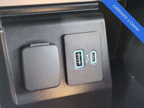 Used 2024 Ford Explorer XLT w/ Equipment Group 202A image 36