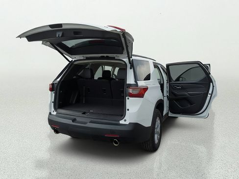 Used 2021 Chevrolet Traverse LT w/ LPO, Floor Liner Package FWD image 15