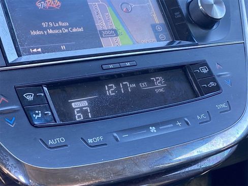 Used 2015 Toyota Avalon Limited image 24