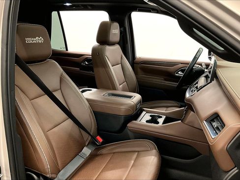 Used 2023 Chevrolet Tahoe High Country w/ LPO, Illumination Package AWD/4WD image 8